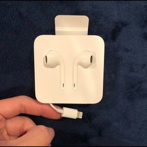 iPhone ear pods